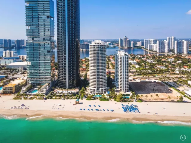 2-bedroom condo for rent in Sunny Isles Beach - 18671 Collins Ave 404 - MondialRealty