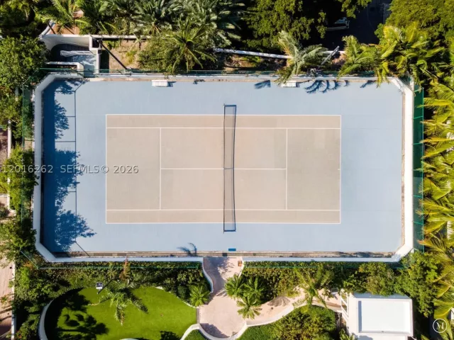 2-bedroom condo for rent in Sunny Isles Beach - 18671 Collins Ave 404 - MondialRealty