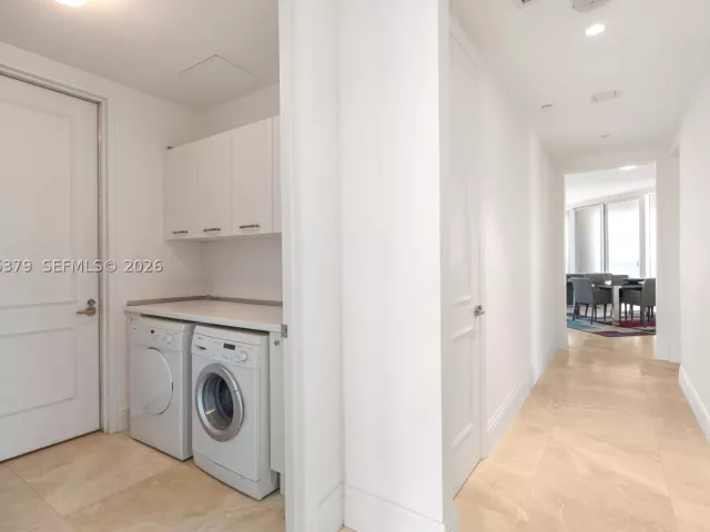 4-bedroom condo for sale in Sunny Isles Beach - 16047 Collins Ave 704 - MondialRealty