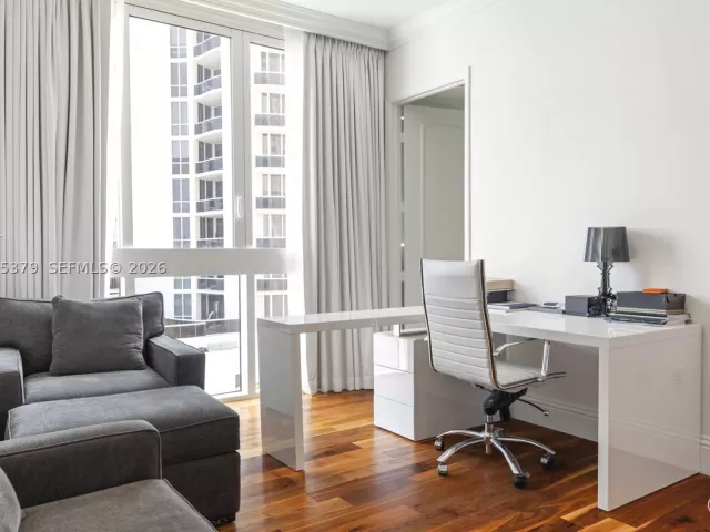 4-bedroom condo for sale in Sunny Isles Beach - 16047 Collins Ave 704 - MondialRealty