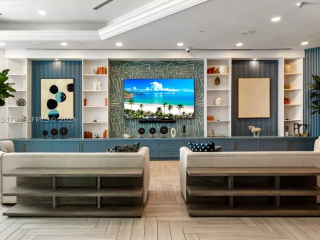 4-bedroom condo for sale in Sunny Isles Beach - 16047 Collins Ave 704 - MondialRealty