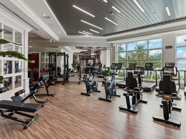 4-bedroom condo for sale in Sunny Isles Beach - 16047 Collins Ave 704 - MondialRealty