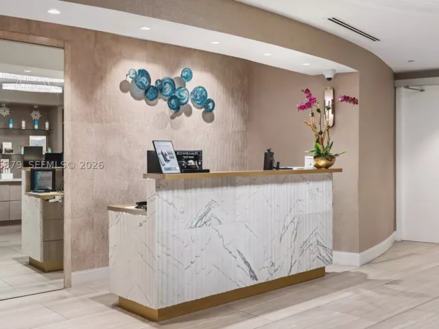 4-bedroom condo for sale in Sunny Isles Beach - 16047 Collins Ave 704 - MondialRealty