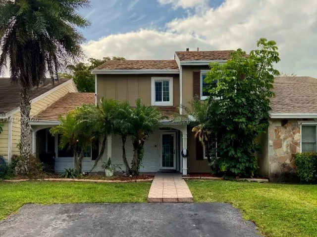 3-bedroom home for sale in Miami - 14551 SW 142nd Ct Cir - MondialRealty