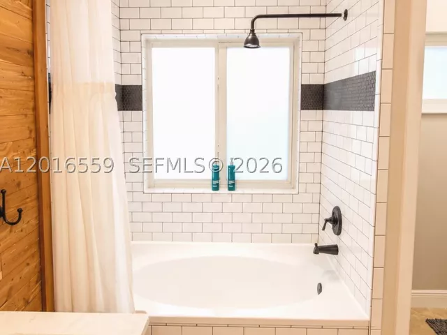 4-bedroom home for sale in Miami - 17601 SW 138th Ct - MondialRealty