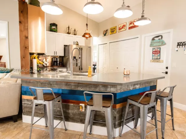 4-bedroom home for sale in Miami - 17601 SW 138th Ct - MondialRealty
