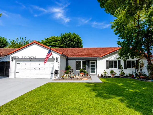 4-bedroom home for sale in Miami - 17601 SW 138th Ct - MondialRealty