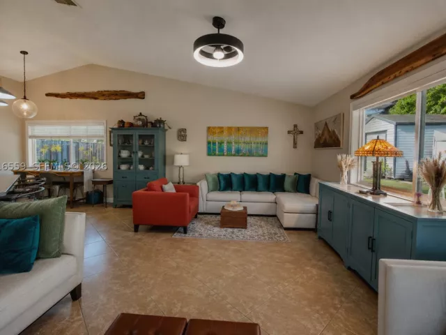 4-bedroom home for sale in Miami - 17601 SW 138th Ct - MondialRealty