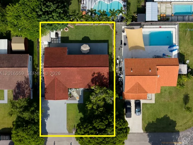 4-bedroom home for sale in Miami - 17601 SW 138th Ct - MondialRealty