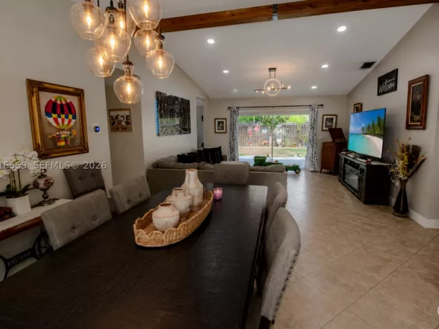 4-bedroom home for sale in Miami - 17601 SW 138th Ct - MondialRealty