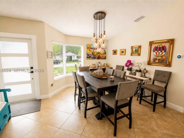 4-bedroom home for sale in Miami - 17601 SW 138th Ct - MondialRealty