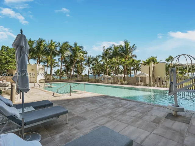 2-bedroom condo for rent in Bal Harbour - 9705 Collins Ave 1205N - MondialRealty