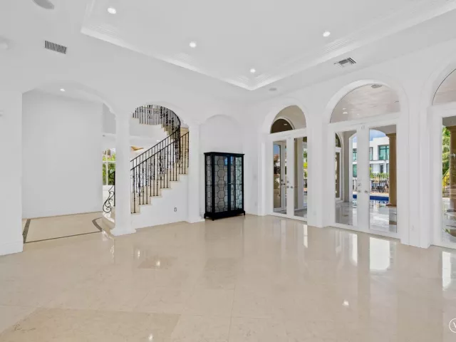 5-bedroom home for rent in Boca Raton - 861 Nafa Drive - MondialRealty