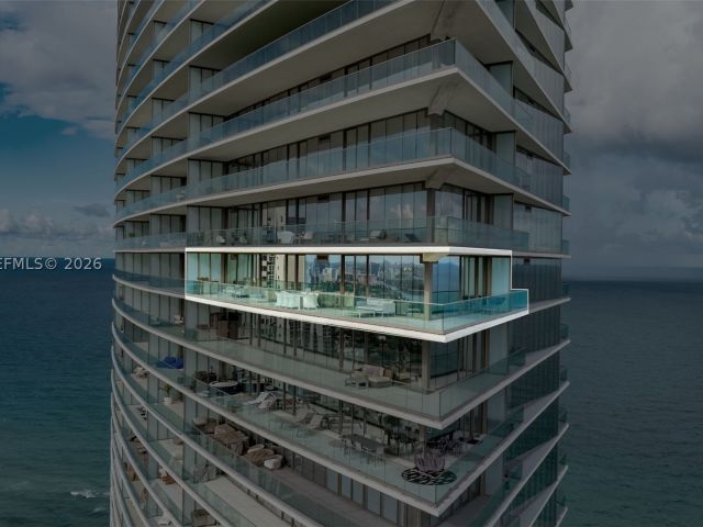 2-bedroom condo for sale in Sunny Isles Beach - 18975 Collins Ave 3205 - MondialRealty