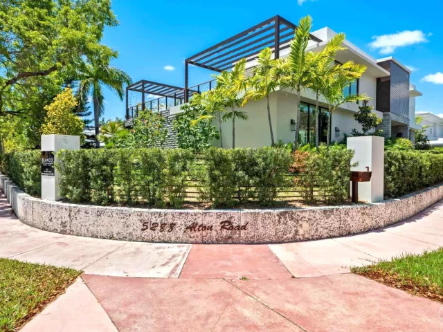 4-bedroom home for sale in Miami Beach - 5288 Alton Road 3 - MondialRealty