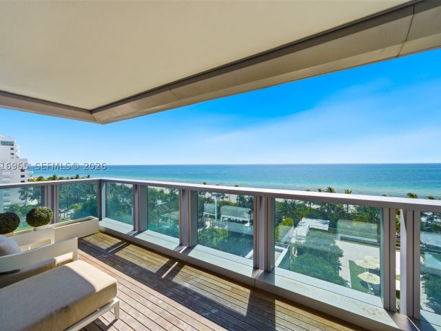 3-bedroom condo for sale in Miami Beach - 2901 Collins Ave 901 - MondialRealty