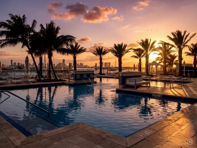 2-bedroom condo for sale in Miami Beach - 400 Alton Rd 1709 - MondialRealty