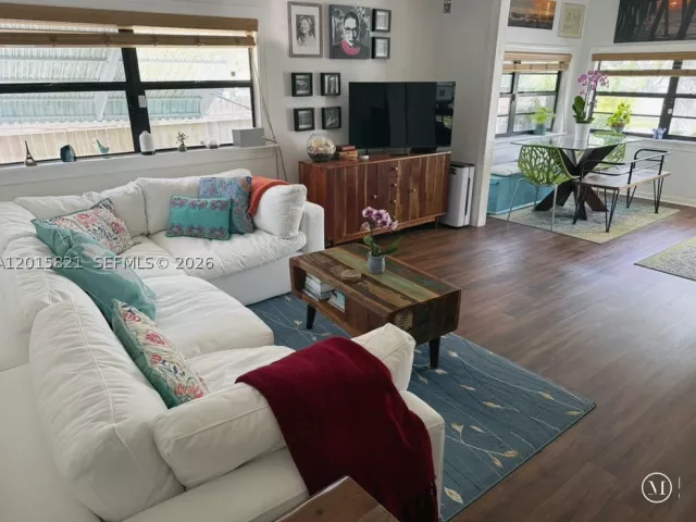 2-bedroom home for sale in Delray Beach - 324 SW 3rd Ave - MondialRealty
