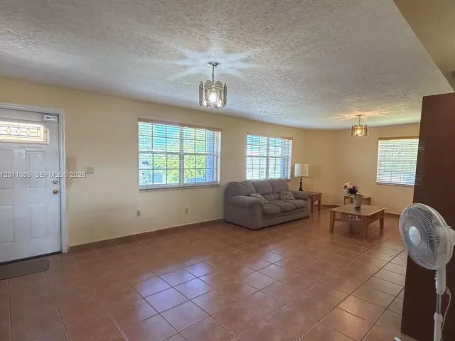 3-bedroom home for sale in Miami - 4321 SW 107th Ct - MondialRealty