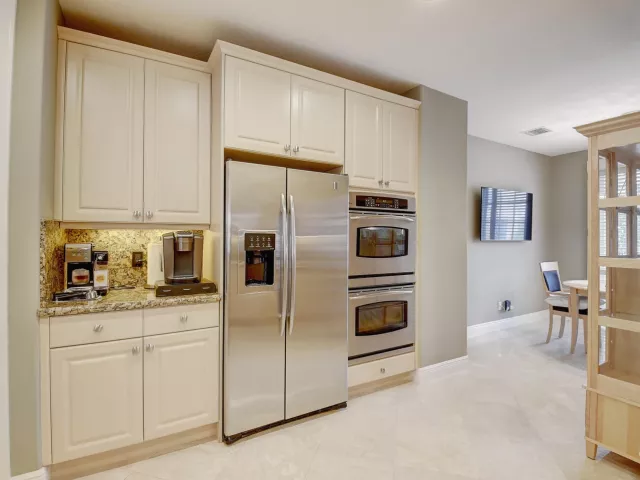 3-bedroom home for sale in Boca Raton - 5645 NE Trieste Way - MondialRealty