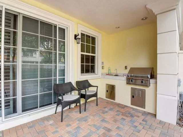3-bedroom home for sale in Boca Raton - 5645 NE Trieste Way - MondialRealty