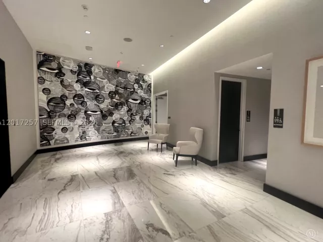 2-bedroom condo for sale in Miami - 851 NE 1st Av 2808 - MondialRealty
