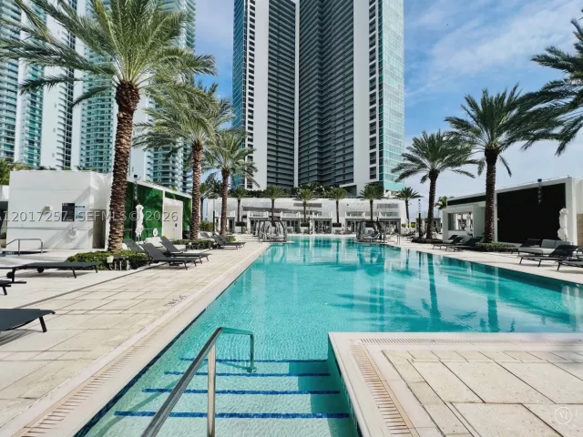 2-bedroom condo for sale in Miami - 851 NE 1st Av 2808 - MondialRealty