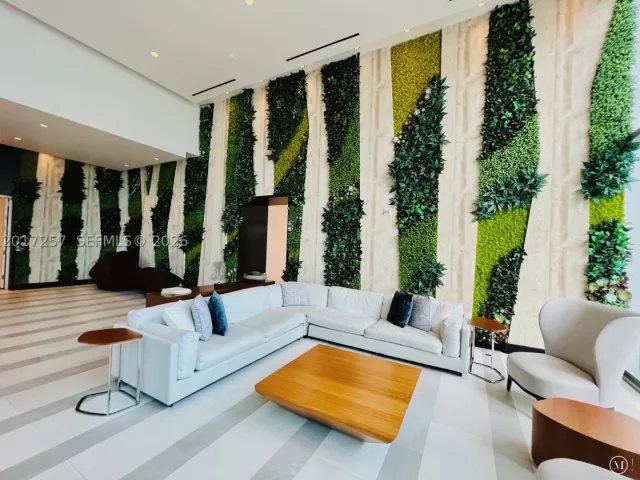 2-bedroom condo for sale in Miami - 851 NE 1st Av 2808 - MondialRealty