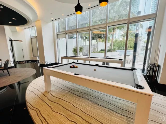 2-bedroom condo for sale in Miami - 851 NE 1st Av 2808 - MondialRealty