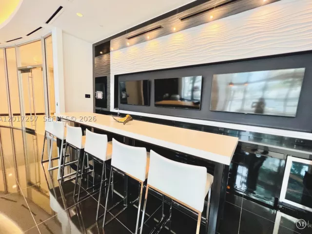 2-bedroom condo for sale in Miami - 851 NE 1st Av 2808 - MondialRealty
