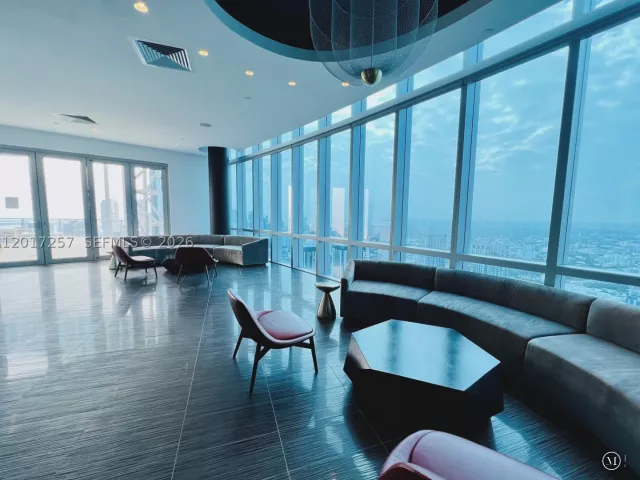 2-bedroom condo for sale in Miami - 851 NE 1st Av 2808 - MondialRealty