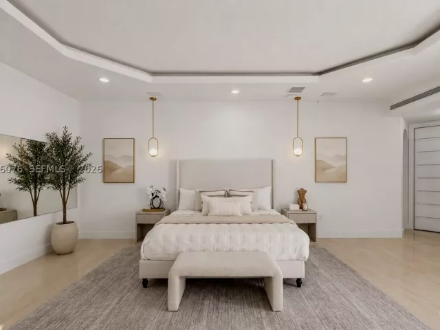 6-bedroom home for sale in Miami - 9881 SW 148th Ter - MondialRealty