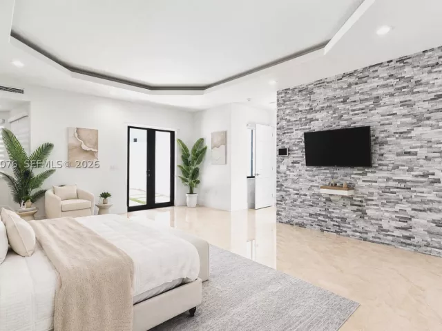 6-bedroom home for sale in Miami - 9881 SW 148th Ter - MondialRealty