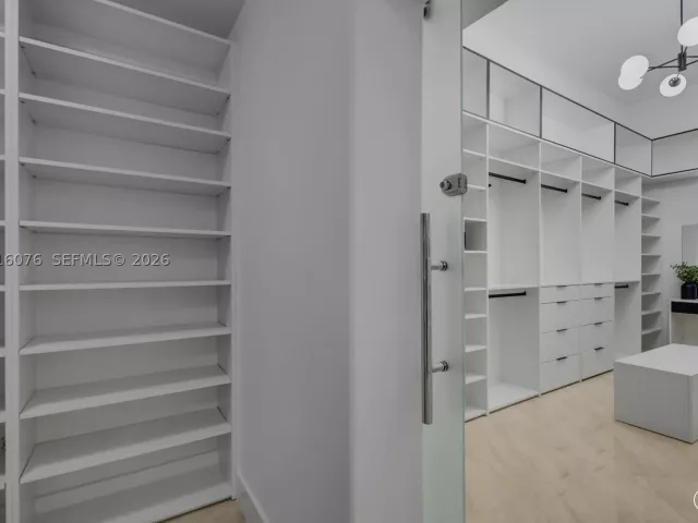 6-bedroom home for sale in Miami - 9881 SW 148th Ter - MondialRealty