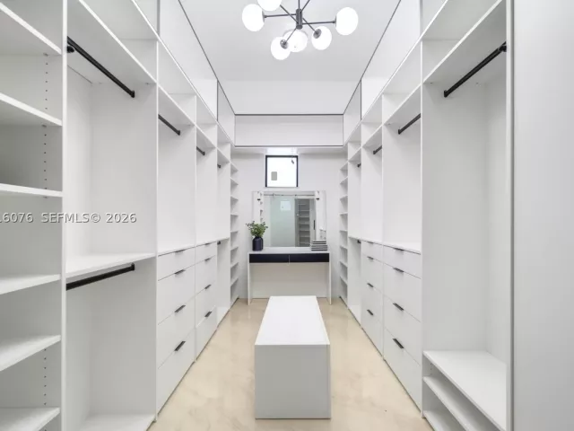 6-bedroom home for sale in Miami - 9881 SW 148th Ter - MondialRealty