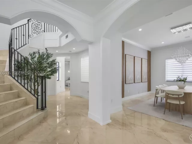 6-bedroom home for sale in Miami - 9881 SW 148th Ter - MondialRealty