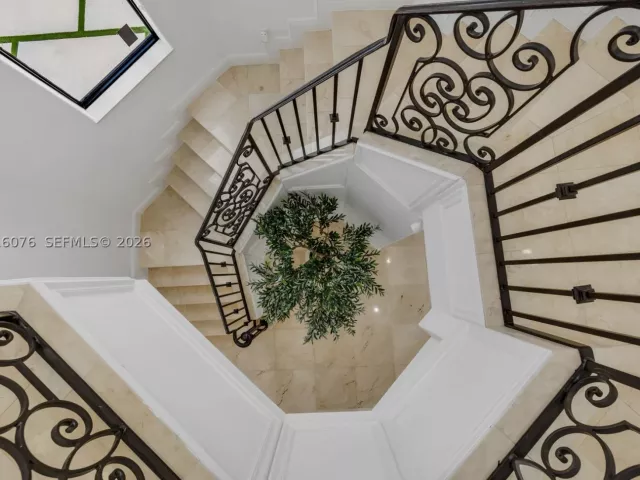 6-bedroom home for sale in Miami - 9881 SW 148th Ter - MondialRealty