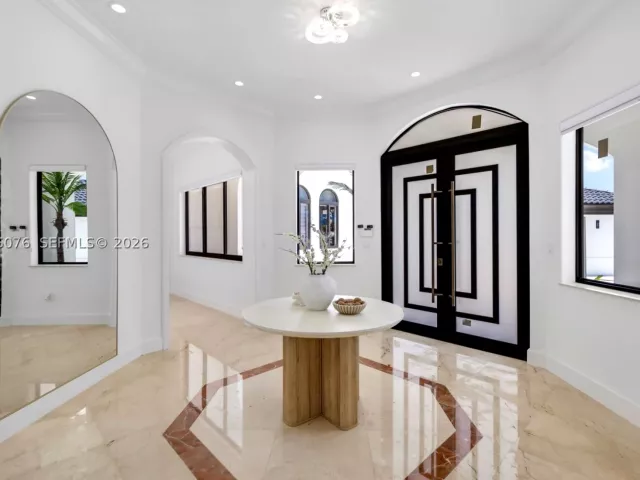 6-bedroom home for sale in Miami - 9881 SW 148th Ter - MondialRealty