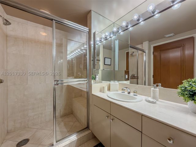 2-bedroom condo for rent in Aventura - 2000 Island Blvd 2503 - MondialRealty