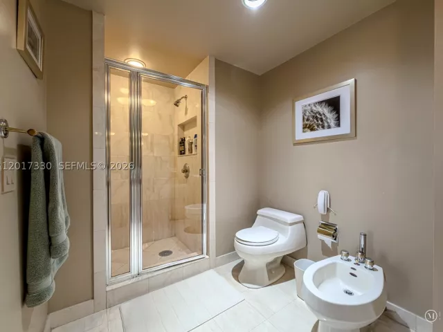 2-bedroom condo for rent in Aventura - 2000 Island Blvd 2503 - MondialRealty