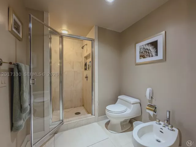 2-bedroom condo for rent in Aventura - 2000 Island Blvd 2503 - MondialRealty