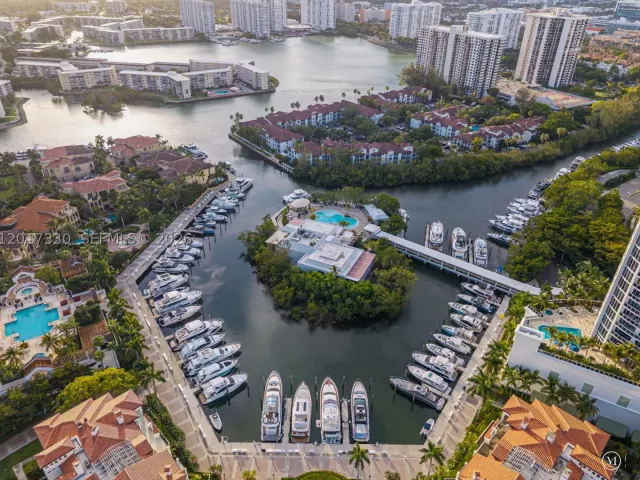 2-bedroom condo for rent in Aventura - 2000 Island Blvd 2503 - MondialRealty