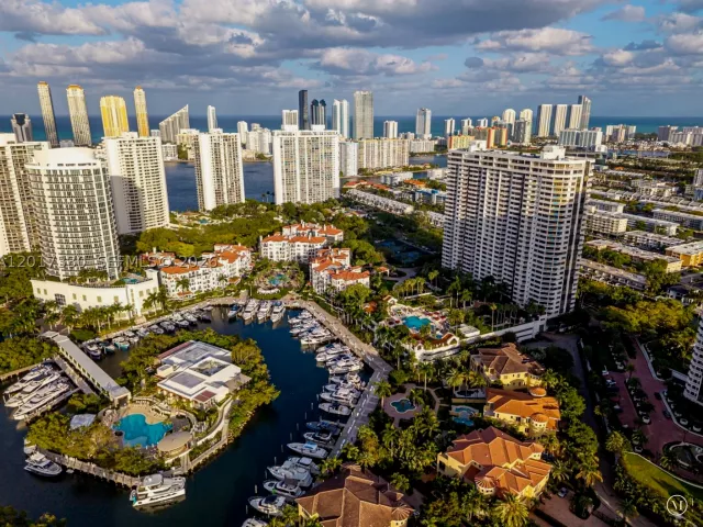 2-bedroom condo for rent in Aventura - 2000 Island Blvd 2503 - MondialRealty