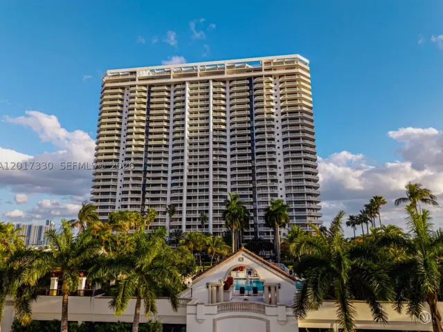 2-bedroom condo for rent in Aventura - 2000 Island Blvd 2503 - MondialRealty