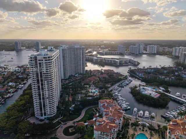 2-bedroom condo for rent in Aventura - 2000 Island Blvd 2503 - MondialRealty
