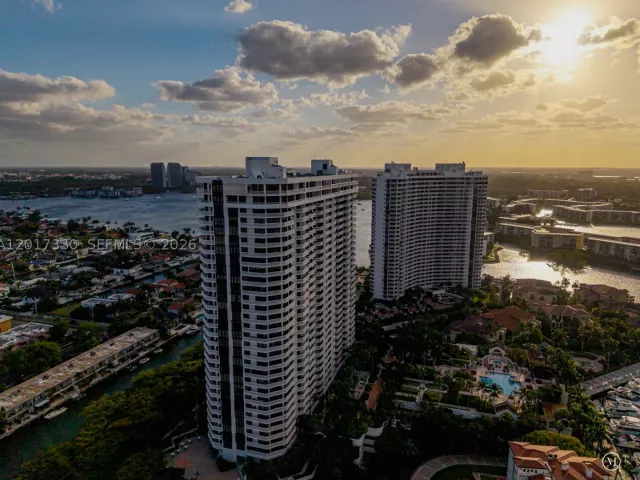 2-bedroom condo for rent in Aventura - 2000 Island Blvd 2503 - MondialRealty