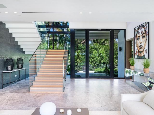 6-bedroom home for sale in Miami Beach - 2520 Shelter Ave - MondialRealty