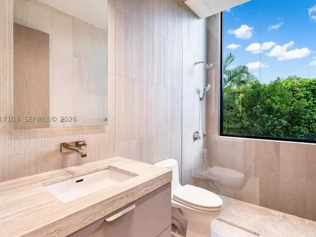 6-bedroom home for sale in Miami Beach - 2520 Shelter Ave - MondialRealty