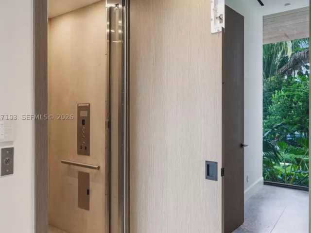 6-bedroom home for sale in Miami Beach - 2520 Shelter Ave - MondialRealty