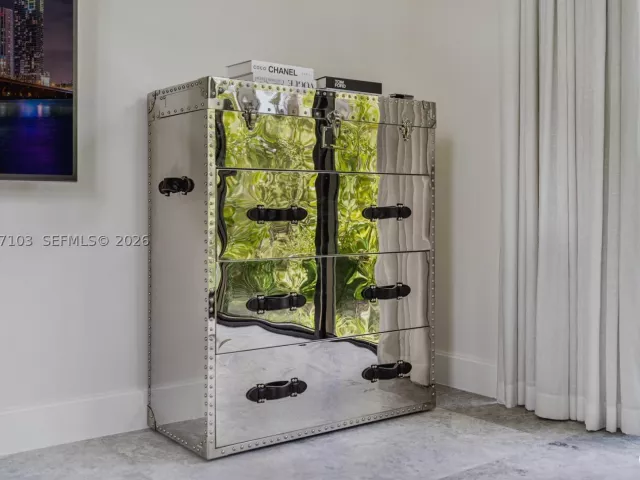 6-bedroom home for sale in Miami Beach - 2520 Shelter Ave - MondialRealty